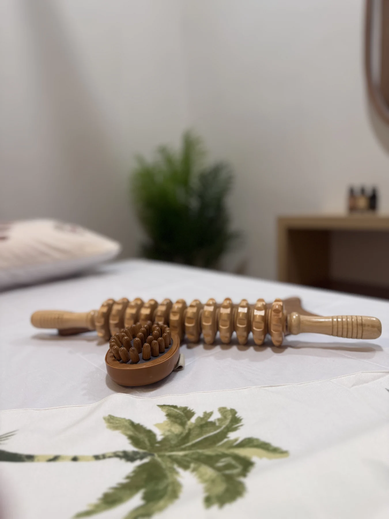 Maderotherapy tools in a reSPAwn treatment room